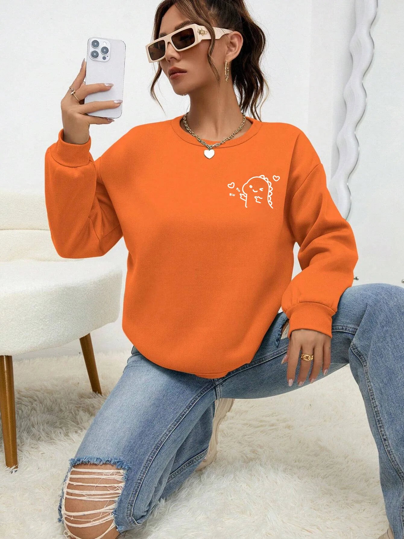 Cartoon Little Dinosaur Hand Heart Printing Women Hoodie Street Fleece Hoody Crewneck Autumn Sweatshirt Hip Hop Female Clothing